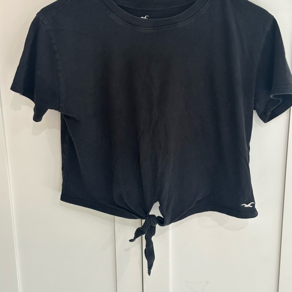 Hollister Black Tie-Front Crop Top